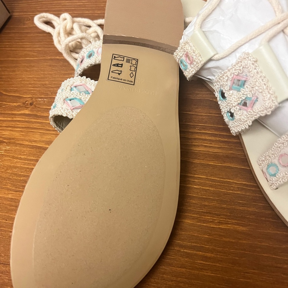 SOLD! We The Free White Sandals Size 9.5 - Picture 7 of 7